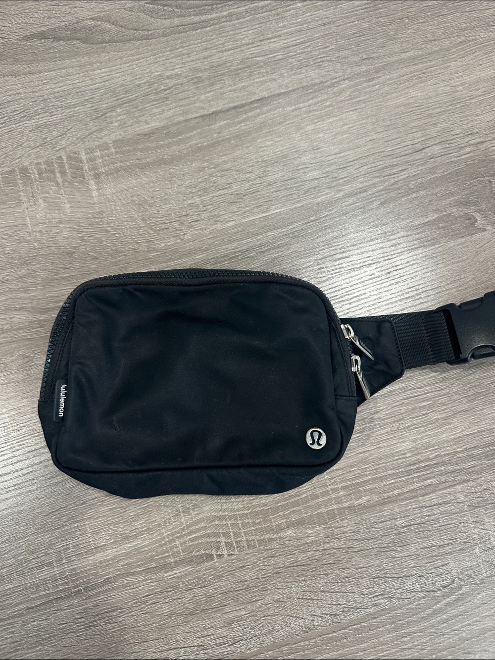 lululemon everywhere belt bag 1L